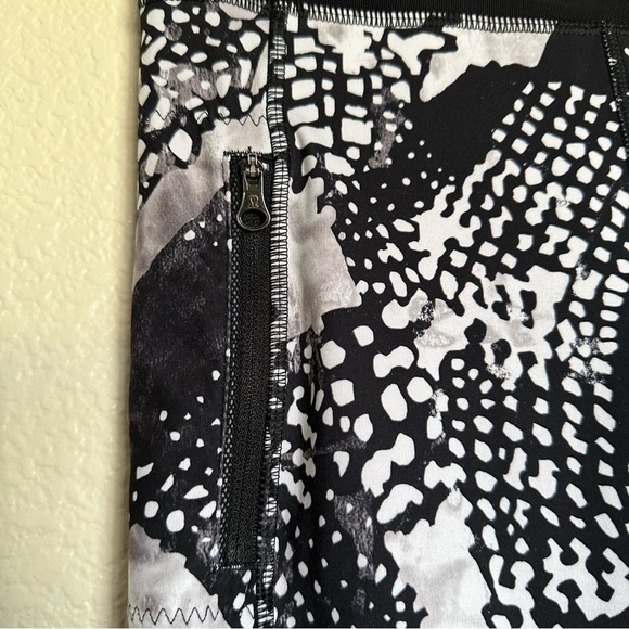 Lululemon Wunder Under Pant I|| *Full-On Luon Static Mist White Black Size 4 - Picture 4 of 16